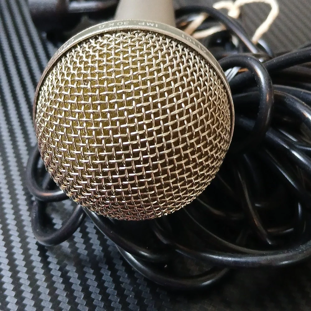 Cardioid Dynamic Silver Microphone‎ -IMP.30K